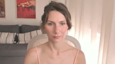 Snapshot of shesleepsnaked chatting on 18, 9, 2025 shesleepsnaked online show from 18, 9, 2025