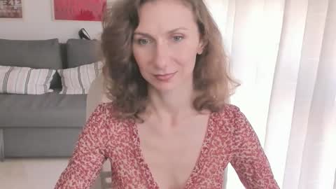 Snapshot of shesleepsnaked chatting on 27, 9, 2025 shesleepsnaked online show from 27, 9, 2025