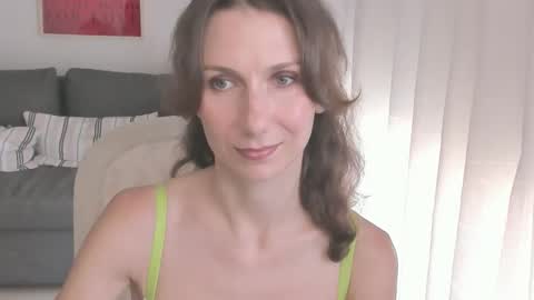 Snapshot of shesleepsnaked chatting on 10, 10, 2025 shesleepsnaked online show from 10, 10, 2025