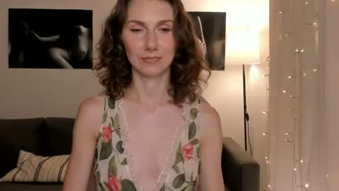 shesleepsnaked online show from 22, 6, 2026