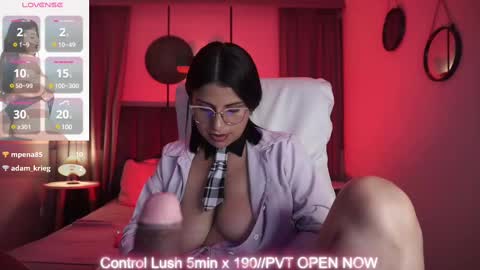 Snapshot of sheyla_hills_ chatting on 3, 3, 2025 Sheyla online show from 3, 3, 2025