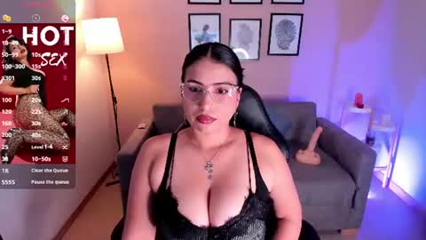 Snapshot of sheyla_hills_ chatting on 21, 6, 2026 Sheyla online show from 21, 6, 2026