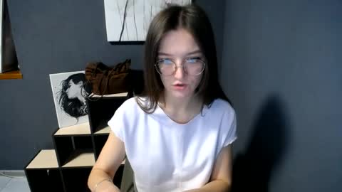 Snapshot of shining_pearl chatting on 17, 6, 2026 Jesica online show from 17, 6, 2026