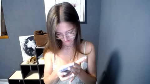 Snapshot of shining_pearl chatting on 17, 7, 2026 Jesica online show from 17, 7, 2026