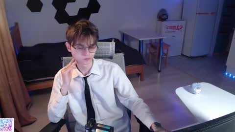 shiromy_ online show from 23, 11, 2025