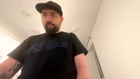 Shady online show from 25, 2, 2026