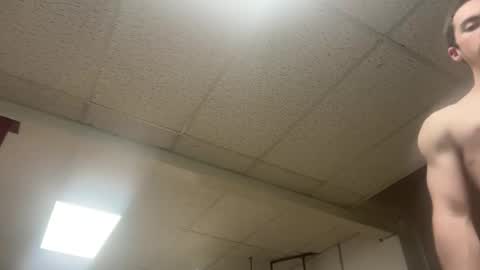 shirtlesshunk15 online show from 18, 3, 2026