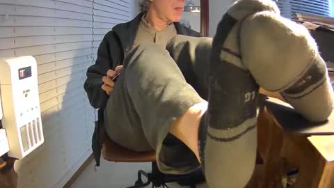 nikolas send dm for an appointment online show from 13, 12, 2024