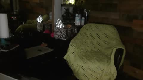 Snapshot of showingoff40 chatting on 23, 10, 2025 Red4040 online show from 23, 10, 2025