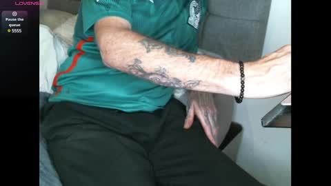 Snapshot of showoffjay46 chatting on 2, 2, 2025 showofjay online show from 2, 2, 2025