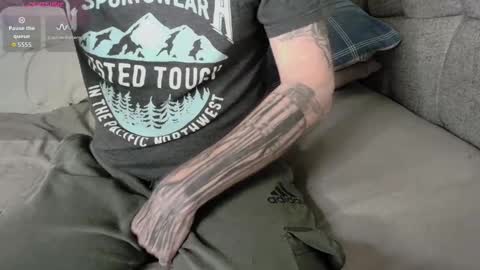 Snapshot of showoffjay46 chatting on 2, 11, 2025 showofjay online show from 2, 11, 2025