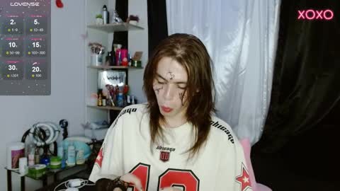 Shun White online show from 6, 12, 2024