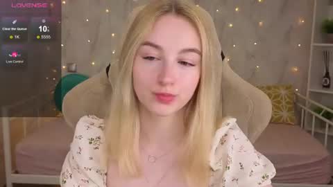 Snapshot of shy__polly chatting on 16, 6, 2026 Polly online show from 16, 6, 2026