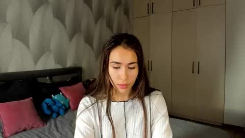 Snapshot of shy_bambiii chatting on 21, 9, 2025 Mika online show from 21, 9, 2025