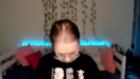 shy_elina01 online show from 12, 10, 2025