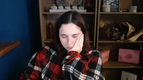 shy_lil online show from 6, 10, 2025