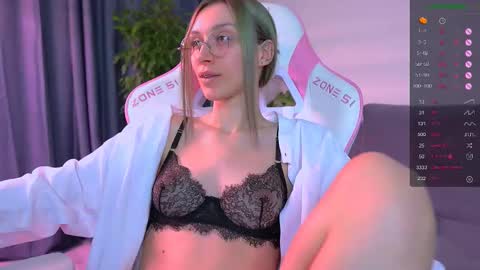 Snapshot of shy_or_horny chatting on 21, 10, 2025 HI i am Marcy online show from 21, 10, 2025