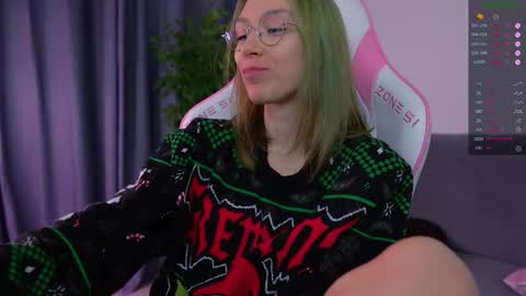 Snapshot of shy_or_horny chatting on 21, 11, 2025 HI i am Marcy online show from 21, 11, 2025