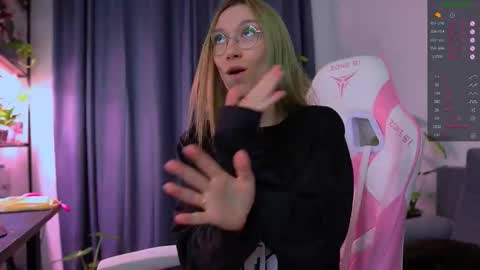 Snapshot of shy_or_horny chatting on 25, 11, 2025 HI i am Marcy online show from 25, 11, 2025