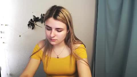Snapshot of shy_sabrina_ chatting on 20, 5, 2026 shy_sabrina_ online show from 20, 5, 2026