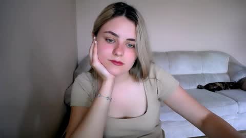 Snapshot of shy_sabrina_ chatting on 25, 5, 2026 shy_sabrina_ online show from 25, 5, 2026
