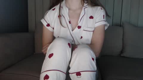 shy_schoolgirl_ online show from 6, 2, 2025
