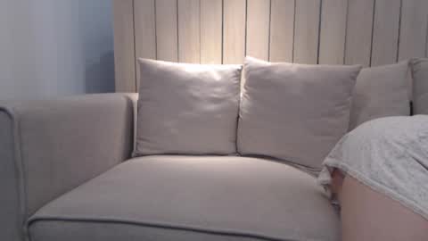 shy_schoolgirl_ online show from 9, 2, 2025