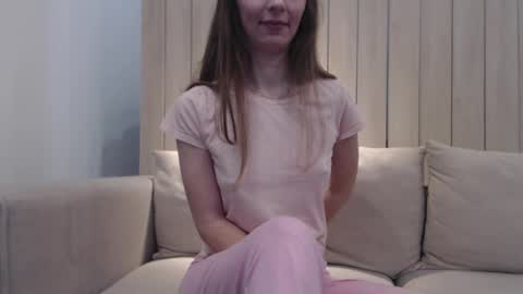 shy_schoolgirl_ online show from 3, 3, 2025