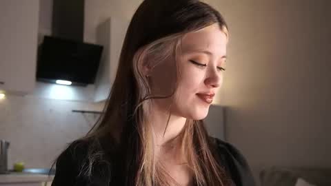 Snapshot of shyakemi chatting on 17, 5, 2026 Akemi online show from 17, 5, 2026