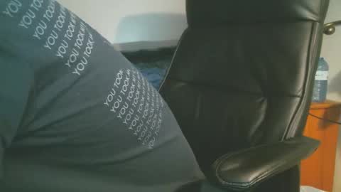 shyboyhugecum2020 online show from 12, 4, 2026