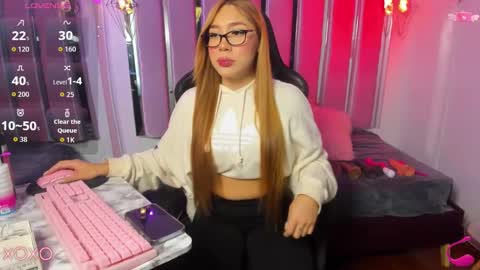 Snapshot of shygoddess_69 chatting on 18, 9, 2025 shygoddess_69 online show from 18, 9, 2025