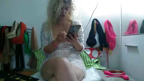 Shyhotsquirt online show from 7, 2, 2026