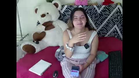 Snapshot of sia_jones chatting on 7, 7, 2026 Sia online show from 7, 7, 2026