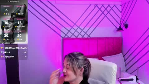 Snapshot of siamilf chatting on 2, 2, 2025 Mia online show from 2, 2, 2025