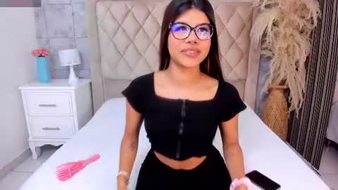 sidney_brownn online show from 27, 7, 2026