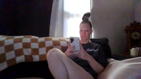 Snapshot of sidneyraee chatting on 12, 6, 2026 Mrs. St. Patrickk online show from 12, 6, 2026