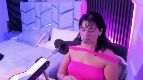 Siena Rosewood online show from 19, 4, 2026