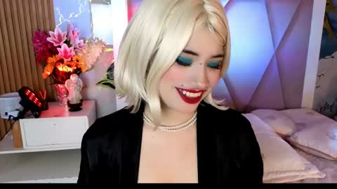 Snapshot of sienna_desiree chatting on 9, 4, 2026 Sienna Desieree online show from 9, 4, 2026