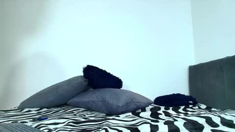 Sienna Morales online show from 26, 4, 2026