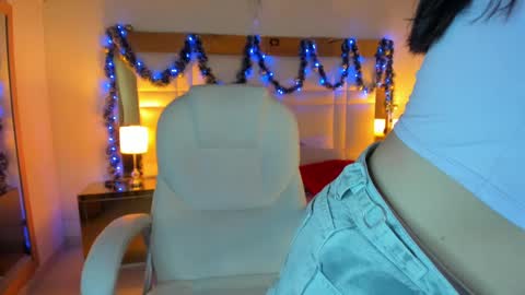 Sienna  online show from 24, 11, 2025