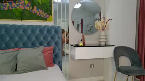 Sienna online show from 4, 2, 2026