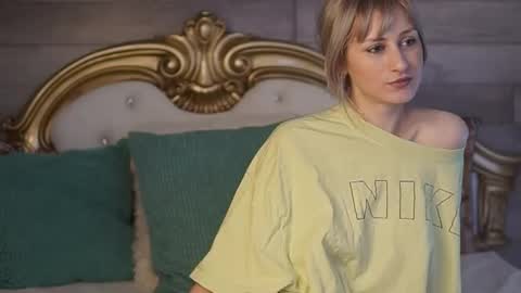 Snapshot of siennashapiro chatting on 18, 12, 2024 SiennaShapiro online show from 18, 12, 2024