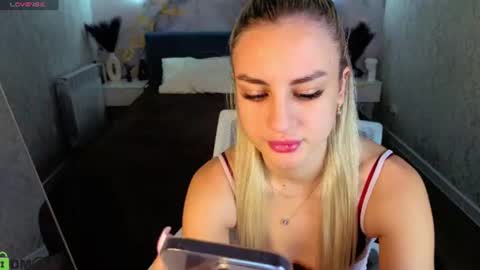 Snapshot of silen_tori chatting on 18, 6, 2026 Silen online show from 18, 6, 2026