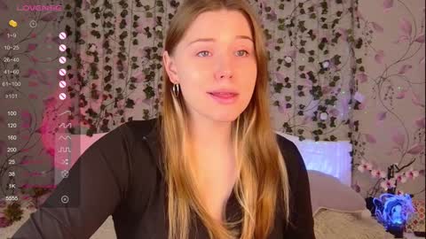 Snapshot of silent_princesses chatting on 10, 1, 2025 Chloe online show from 10, 1, 2025