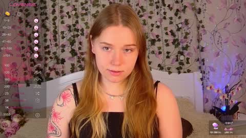 Snapshot of silent_princesses chatting on 6, 2, 2025 Chloe online show from 6, 2, 2025