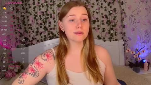 Snapshot of silent_princesses chatting on 10, 2, 2025 Chloe online show from 10, 2, 2025