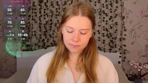 Snapshot of silent_princesses chatting on 13, 9, 2025 Chloe online show from 13, 9, 2025