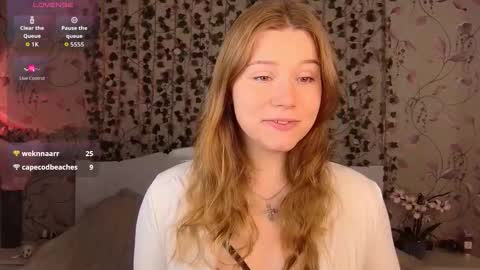 Snapshot of silent_princesses chatting on 25, 9, 2025 Chloe online show from 25, 9, 2025