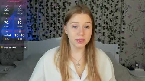 Snapshot of silent_princesses chatting on 6, 11, 2025 Chloe online show from 6, 11, 2025