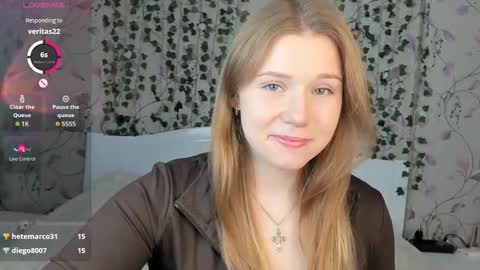 Snapshot of silent_princesses chatting on 14, 11, 2025 Chloe online show from 14, 11, 2025